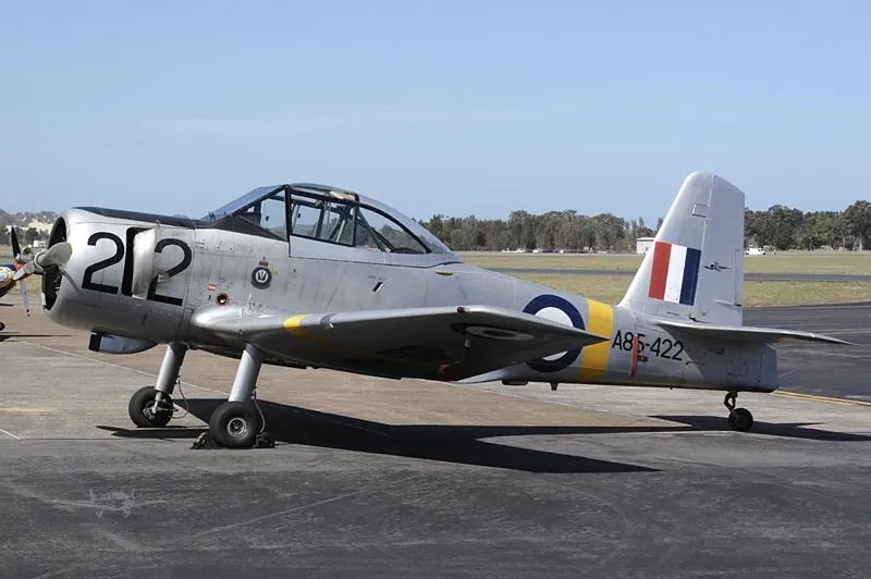 Commonwealth Aircraft Corp CA-25