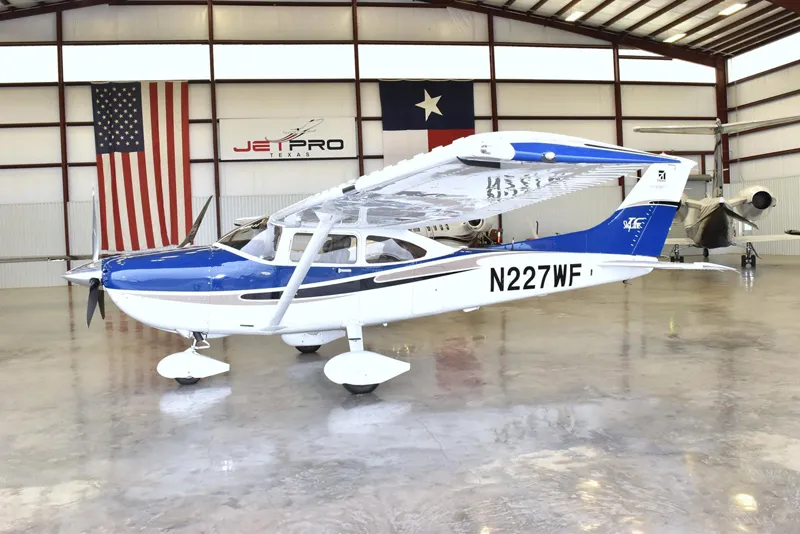 2004 Cessna 182T for sale