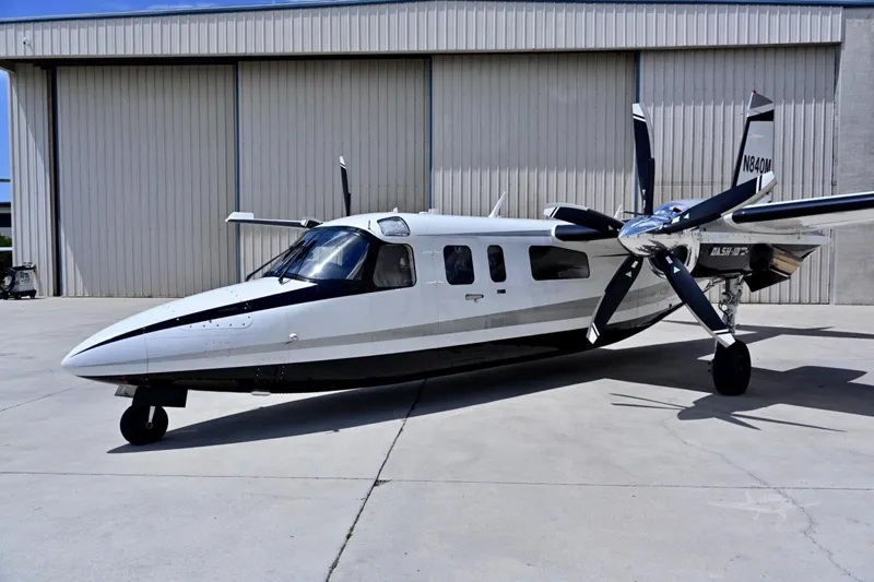1981 Commander 840 for sale
