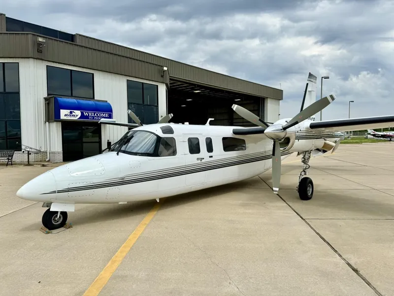 1976 Commander 690A for sale