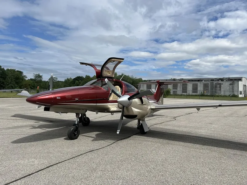 2023 Diamond DA62 for sale