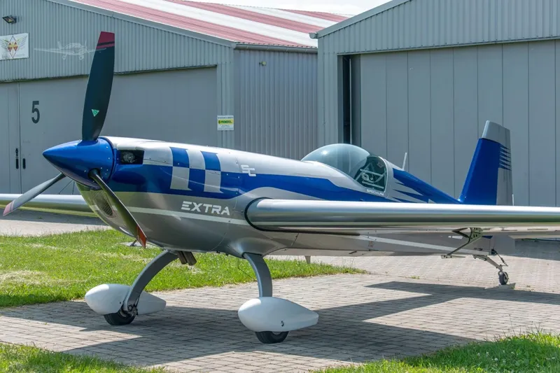Extra EA 300/S
