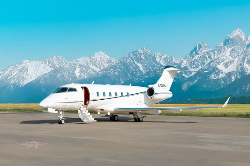 2004 Bombardier Challenger 300 for sale