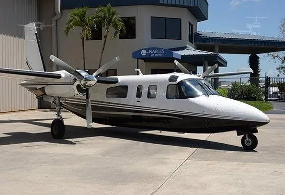 1976 Commander 690B for sale