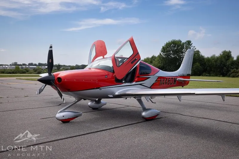Cirrus SR22T G6 GTS (N446DM)