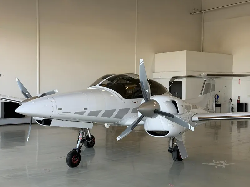 2016 Diamond DA42 for sale