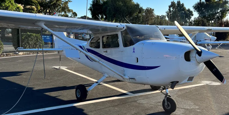 1999 Cessna 172S for sale