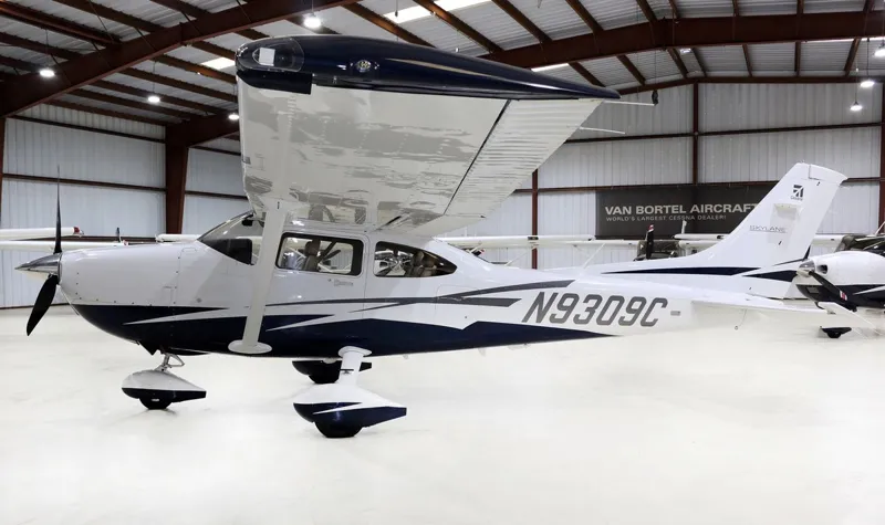 2011 Cessna 182T for sale