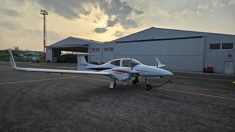 2015 Diamond DA42 for sale