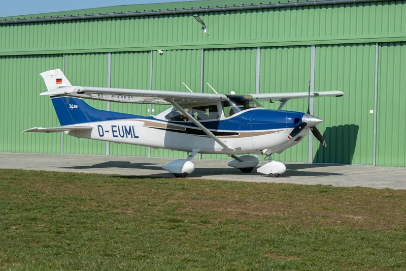 2004 Cessna 182T for sale
