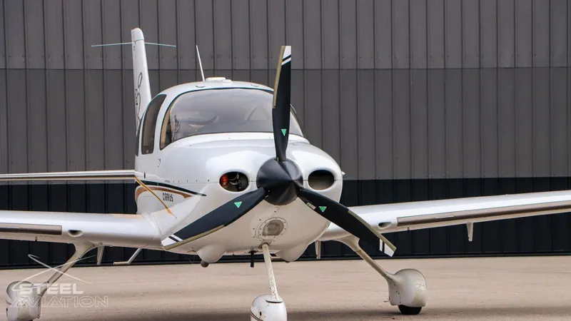 2004 Cirrus SR22 for sale