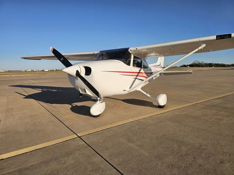 2001 Cessna 172S for sale