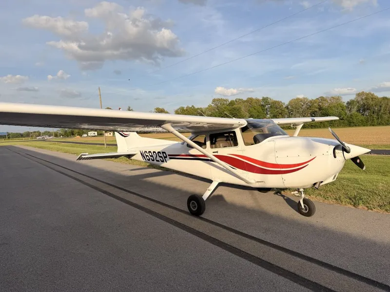 1999 Cessna 172S for sale