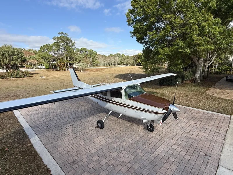 Cessna T210N