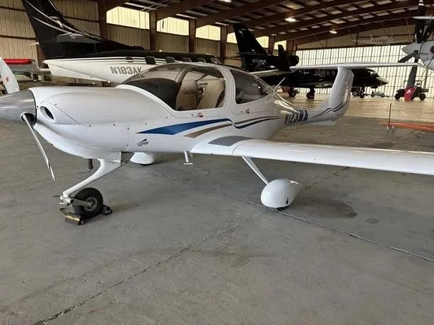 2005 Diamond DA40 for sale