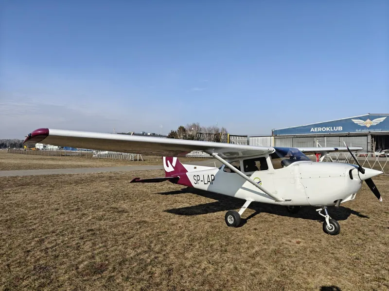 2001 Cessna 172S for sale