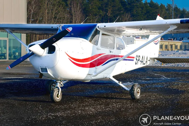 1999 Cessna 172S for sale