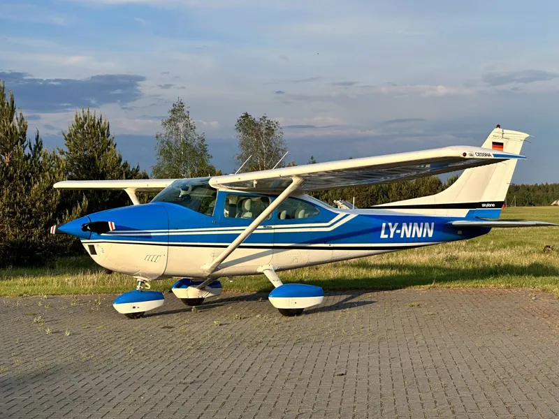 1976 Cessna 182 for sale