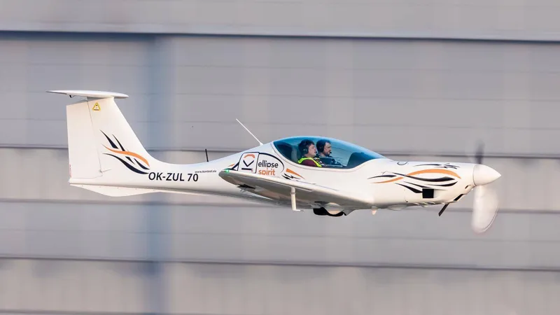 A2Cz CZ Spirit RG 600kg MTOW