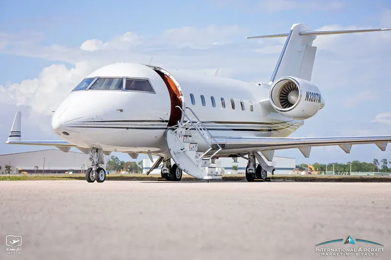 1995 Bombardier Challenger 601 for sale