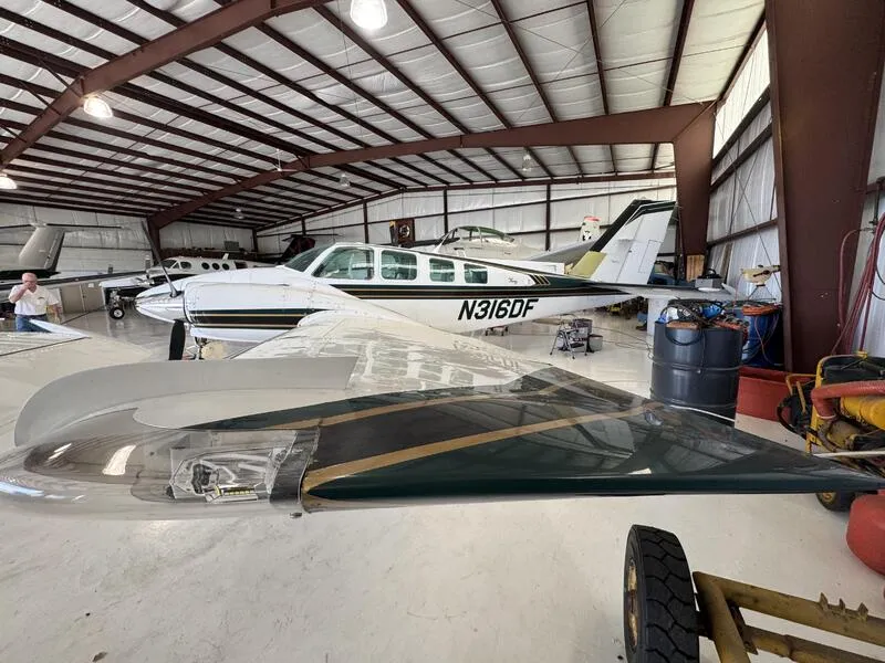 1997 Beechcraft Baron 58 for sale
