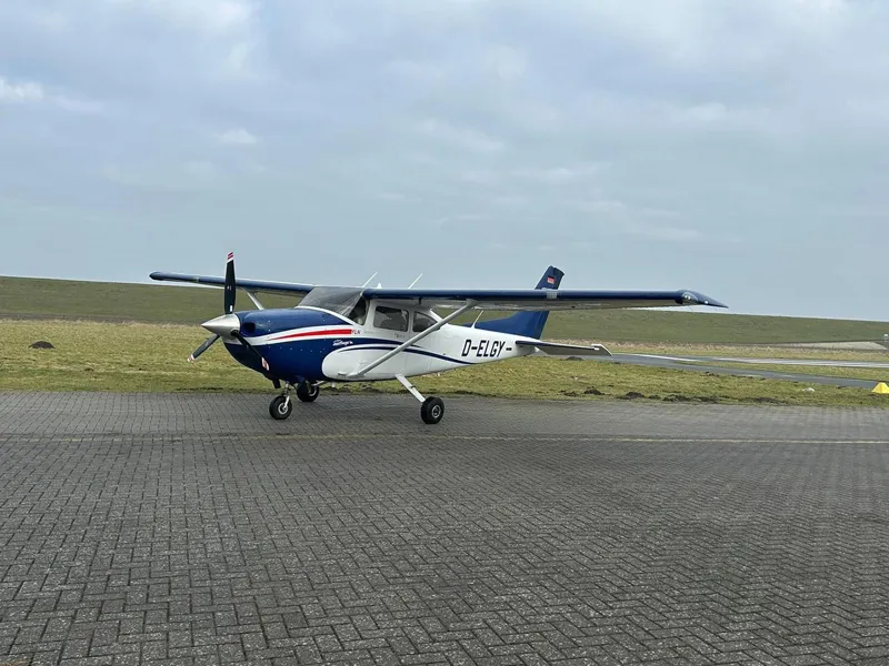 2011 Cessna 182T for sale