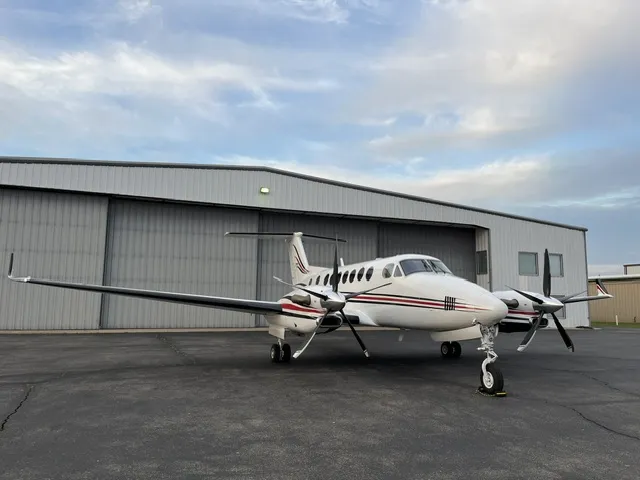 2002 Beechcraft King Air 350 for sale