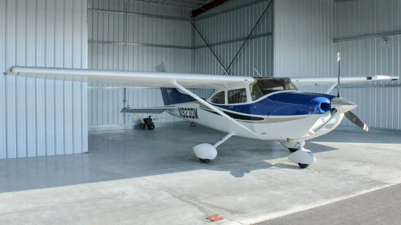 2004 Cessna 182T for sale