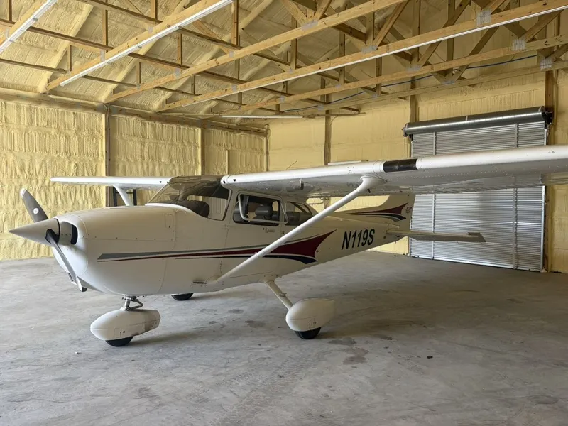 2000 Cessna 172S for sale