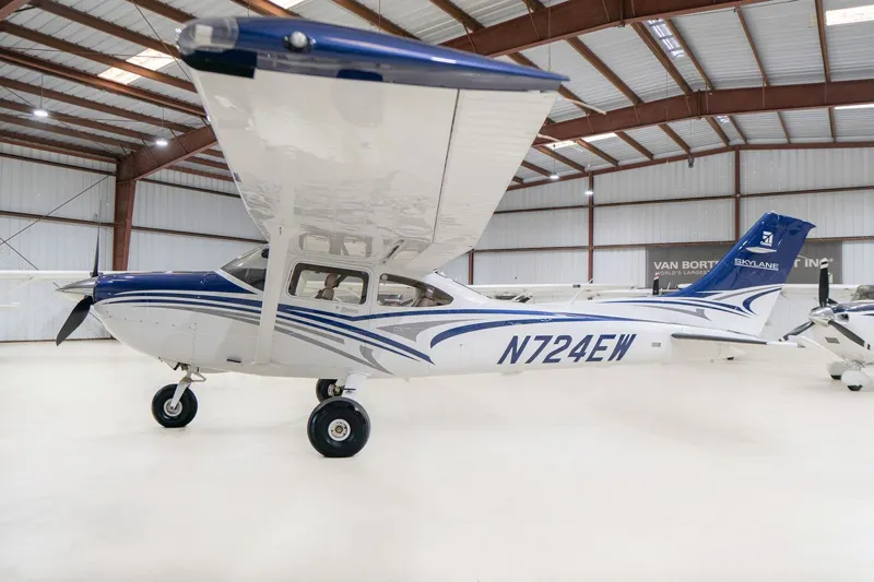 Cessna 182 T