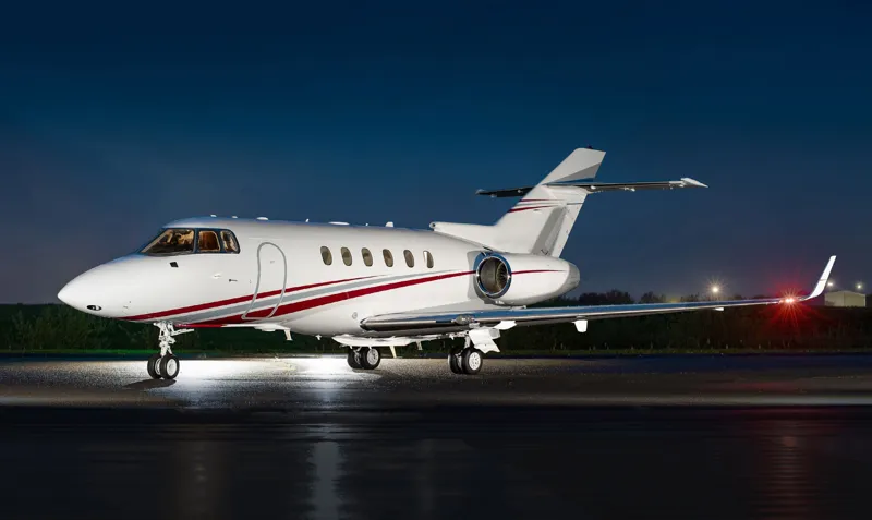 Hawker 900